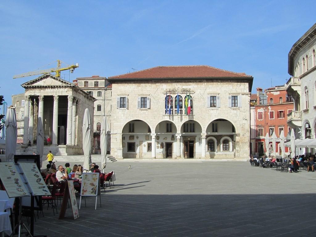 Gorgeous Apartment In Pula With House Sea View Camera foto